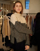 Women's Turtleneck Jumper | Soft Knit & Elegant Detailing