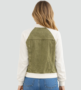 Trendy women's denim jacket with raglan sleeves 2
